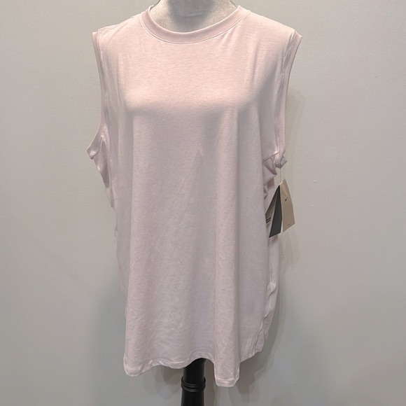 Nike Tops - Nike dri fit sleeveless tshirt NWT L